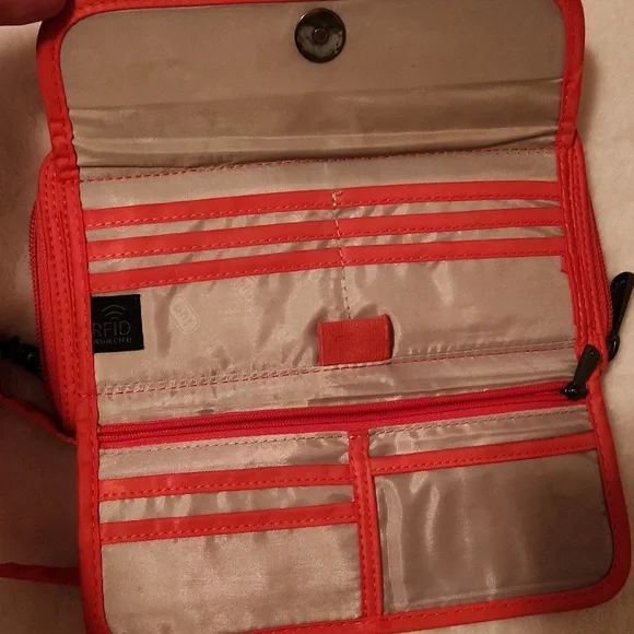 Lug Quilted Orange Wristlet/wallet - Picture 10 of 14